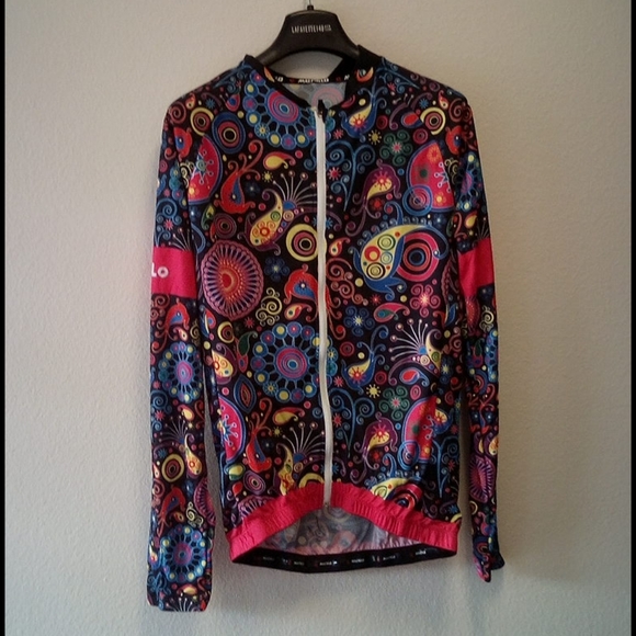 Malciklo Suits - Picture 1 of 4